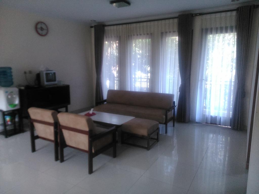 Rumah Sarwestri Hotel Bandung Luaran gambar