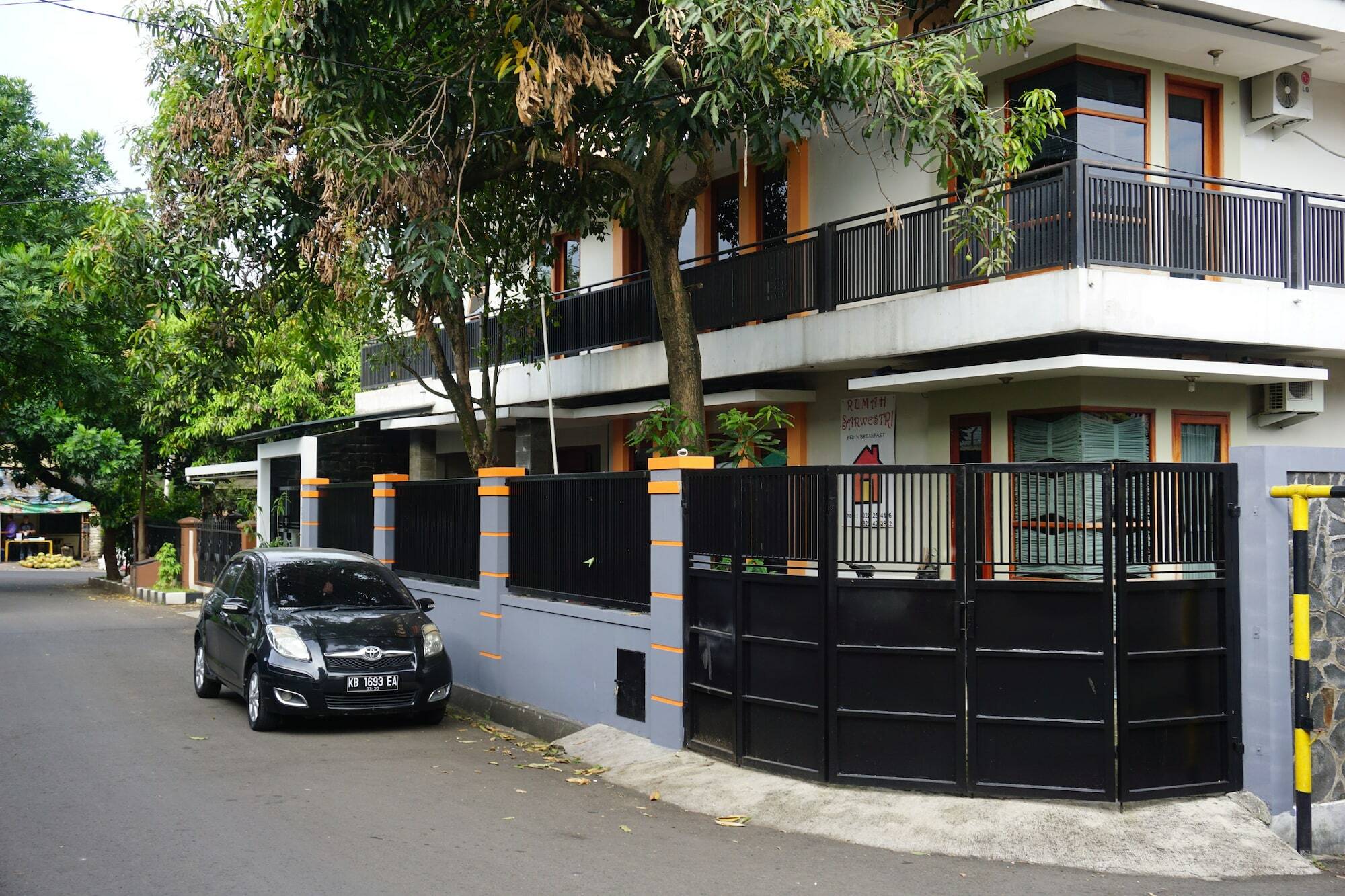 Rumah Sarwestri Hotel Bandung Luaran gambar